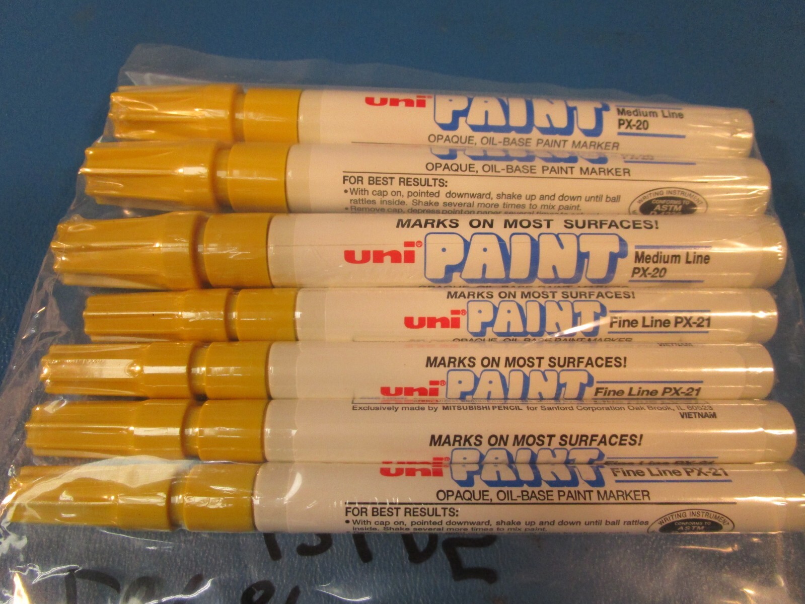 Lot of 7 Uni-Point Markers (3)PX-20 Medium Line 63605 and (4)PX-21 Fine Line