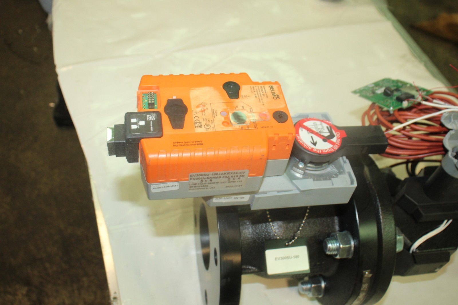 Belimo EV300SU-180 Valve w/ Actuators AKRX24 AKMA0 DAMAGED