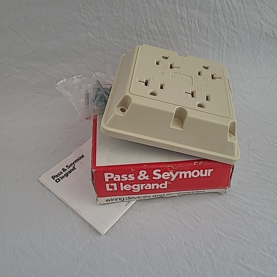 PASS & SEYMOUR 420-I QUAD RECEPTACLE. Leviton 20A-125V. New Open Box.