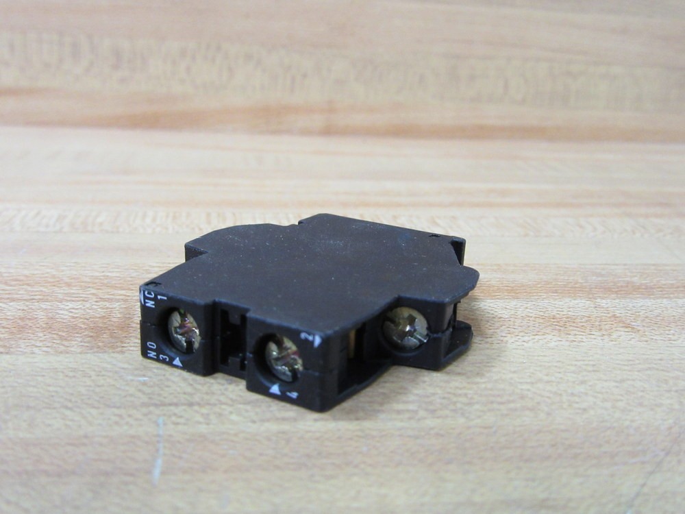 Moeller Klockner EC11 Eaton Contact Block (Pack of 3)