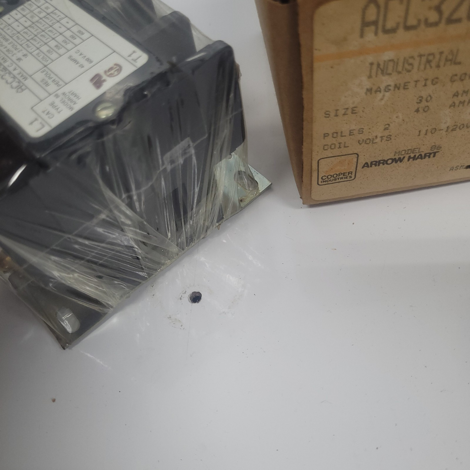 NEW OLD STOCK Arrow Hart Cooper ACC320UM20 30Amp Contactor 110-120V Coil 7357