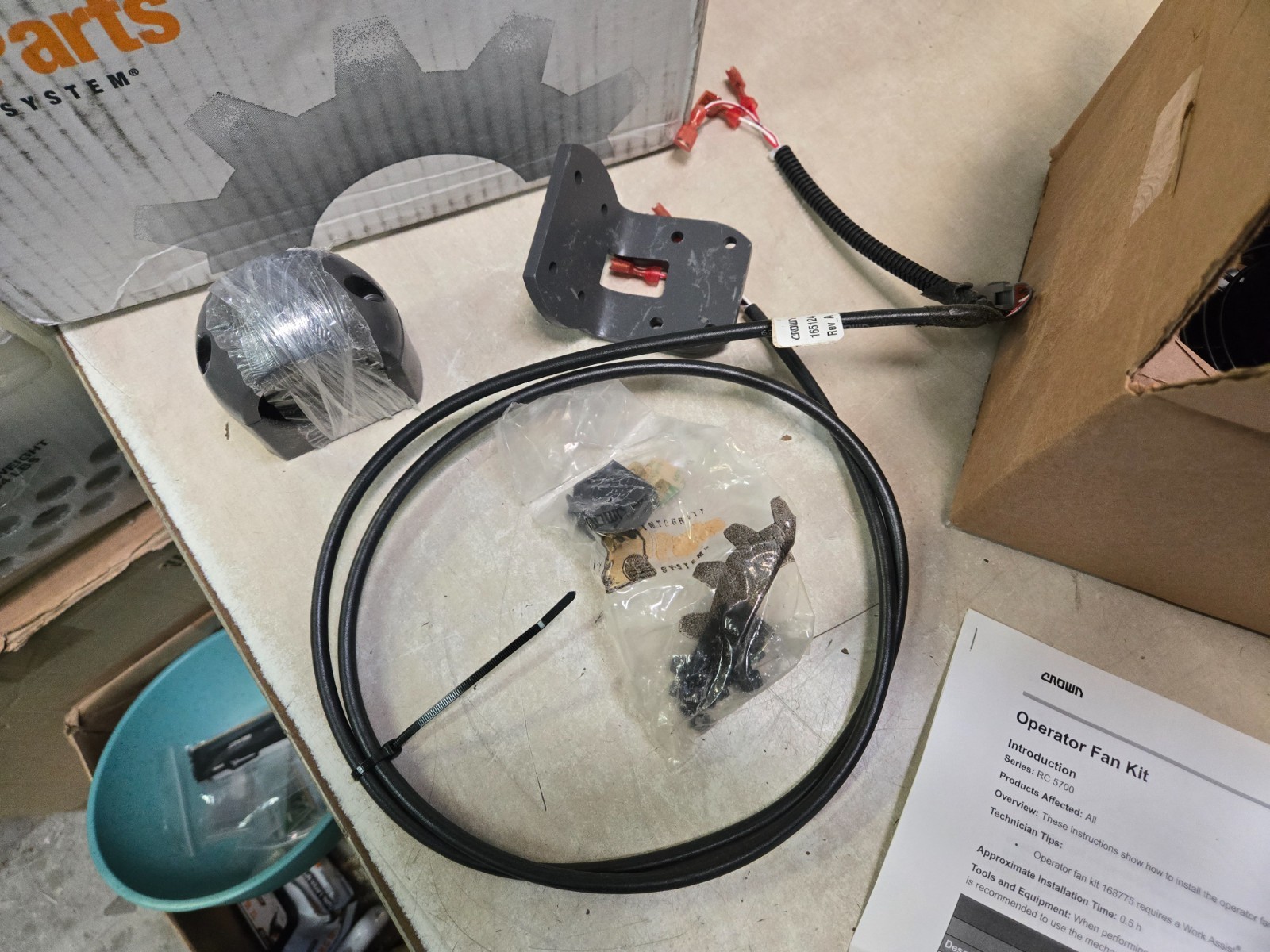 New Open Box Crown Kiy Kit Operater Fan 168775 RC5700 Work Assist