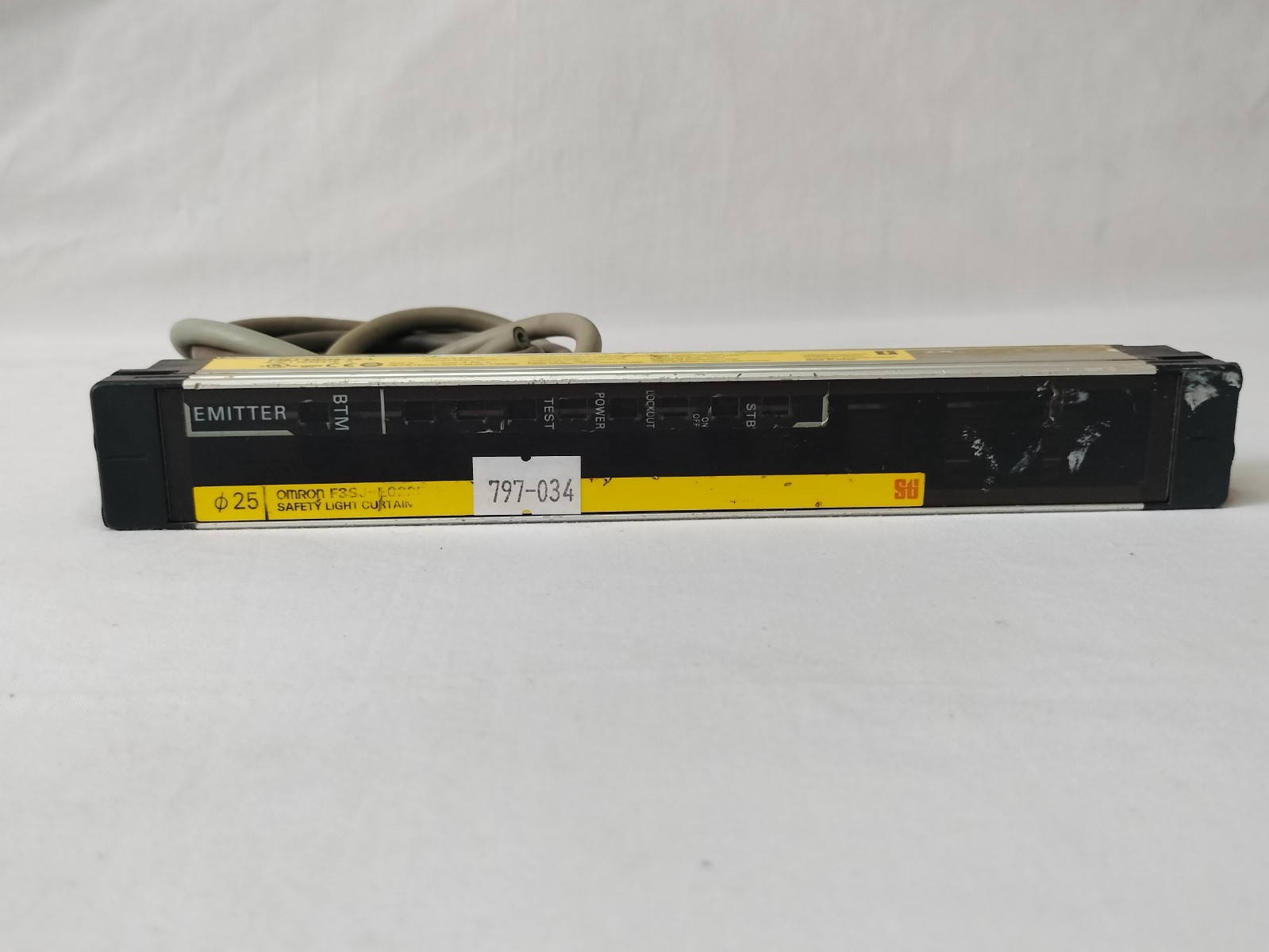 Omron F3SJ-E0225-25-L F3SJE022525L Emitter Safety Light Curtain Made in Japan