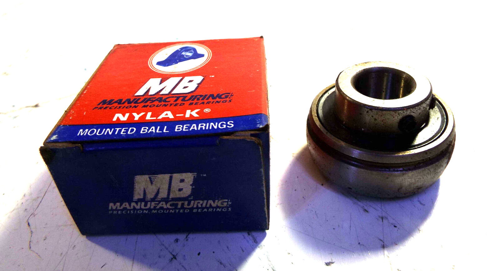 1 NEW MB MFG MB25-9/16-PA NYLA-K BEARING INSERT NIB *** MAKE OFFER ***