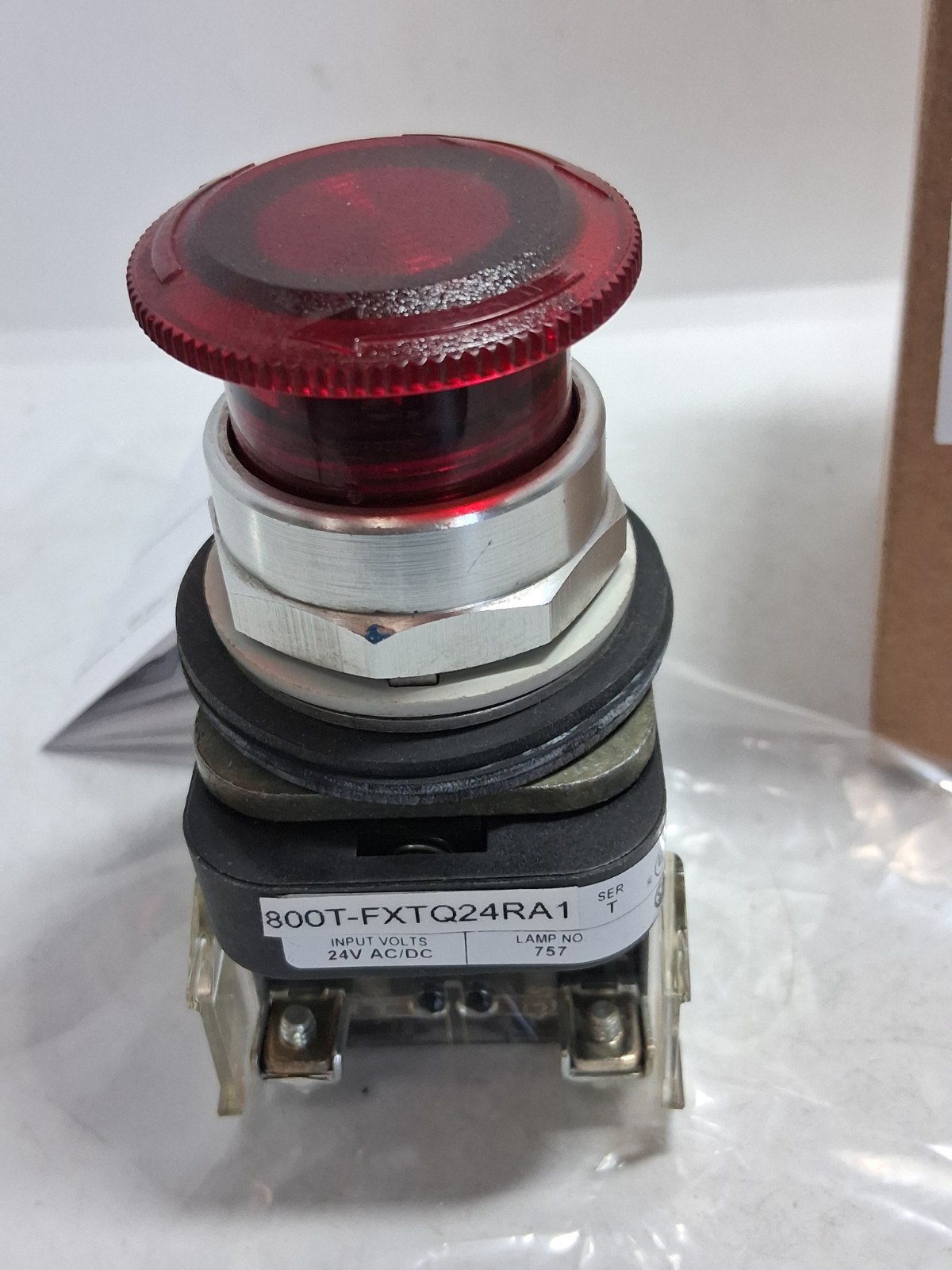 ALLEN BRADLEY 800T-FXTQ24RA1 PUSH PULL 2 POS TWIST REL ILL RED 24V 1NO/1NCLB S T