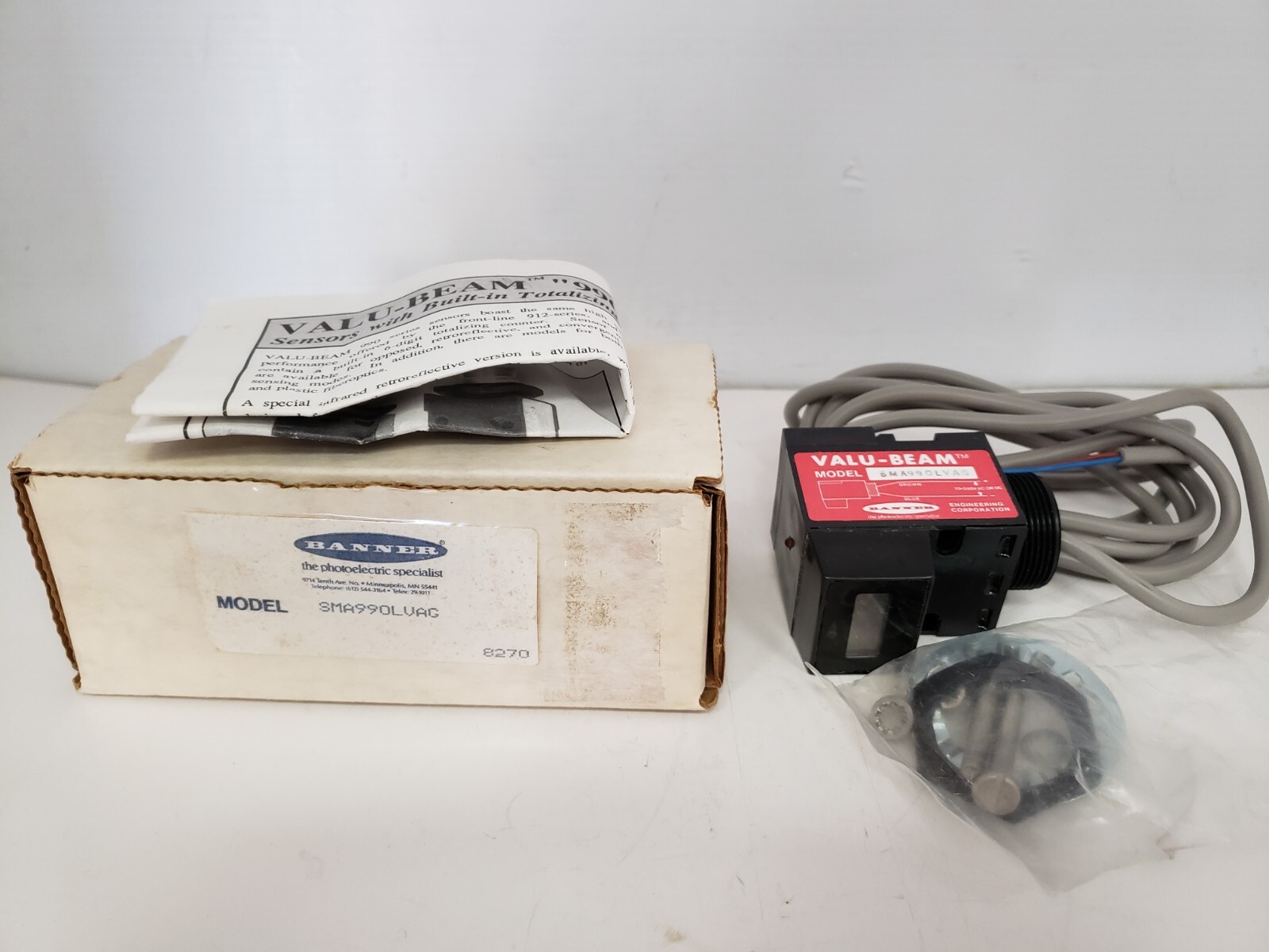 BANNER ENGINEERING SMA990LVAG PHOTOELECTRIC SENSOR 10-250V AC/DC NIB