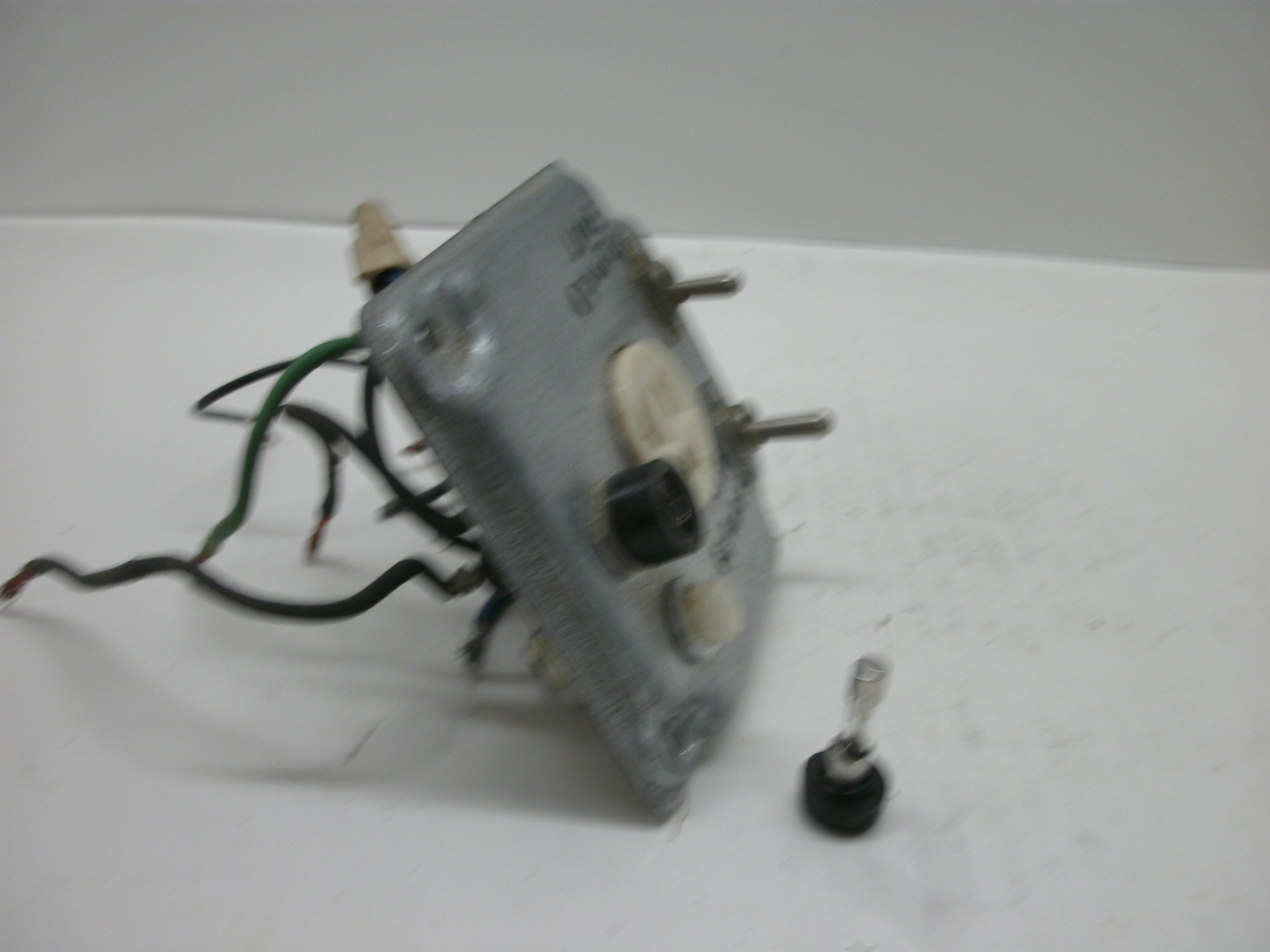 ELECTRICAL BOX COVER W/LINE SWITCH W/RECEPTACLE W/WHITE INDICATOR LIGHT W/FUSE