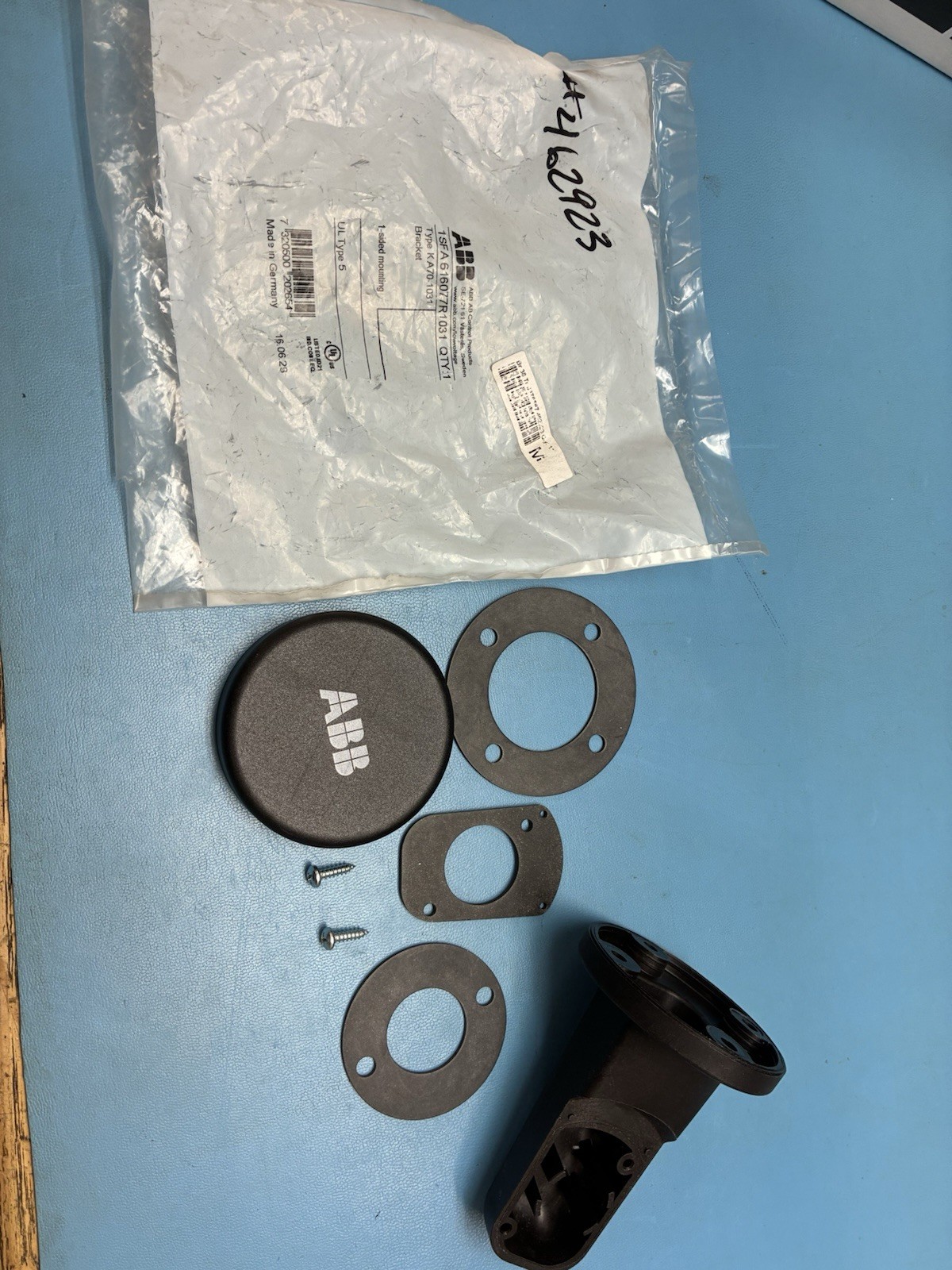 ABB KA70-1031 STACKLIGHT MTG BRACKET 1 SIDE