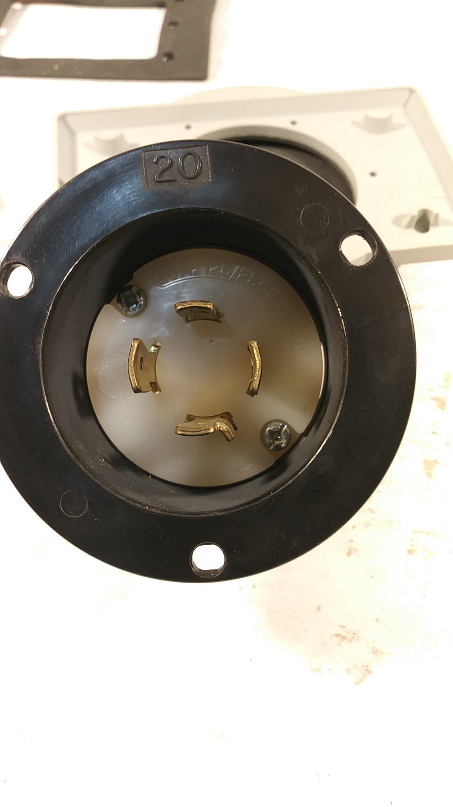 Cooper WP2 One 20A Inlet and 2 Weatherproof Covers for 20/30A Flanged Devices