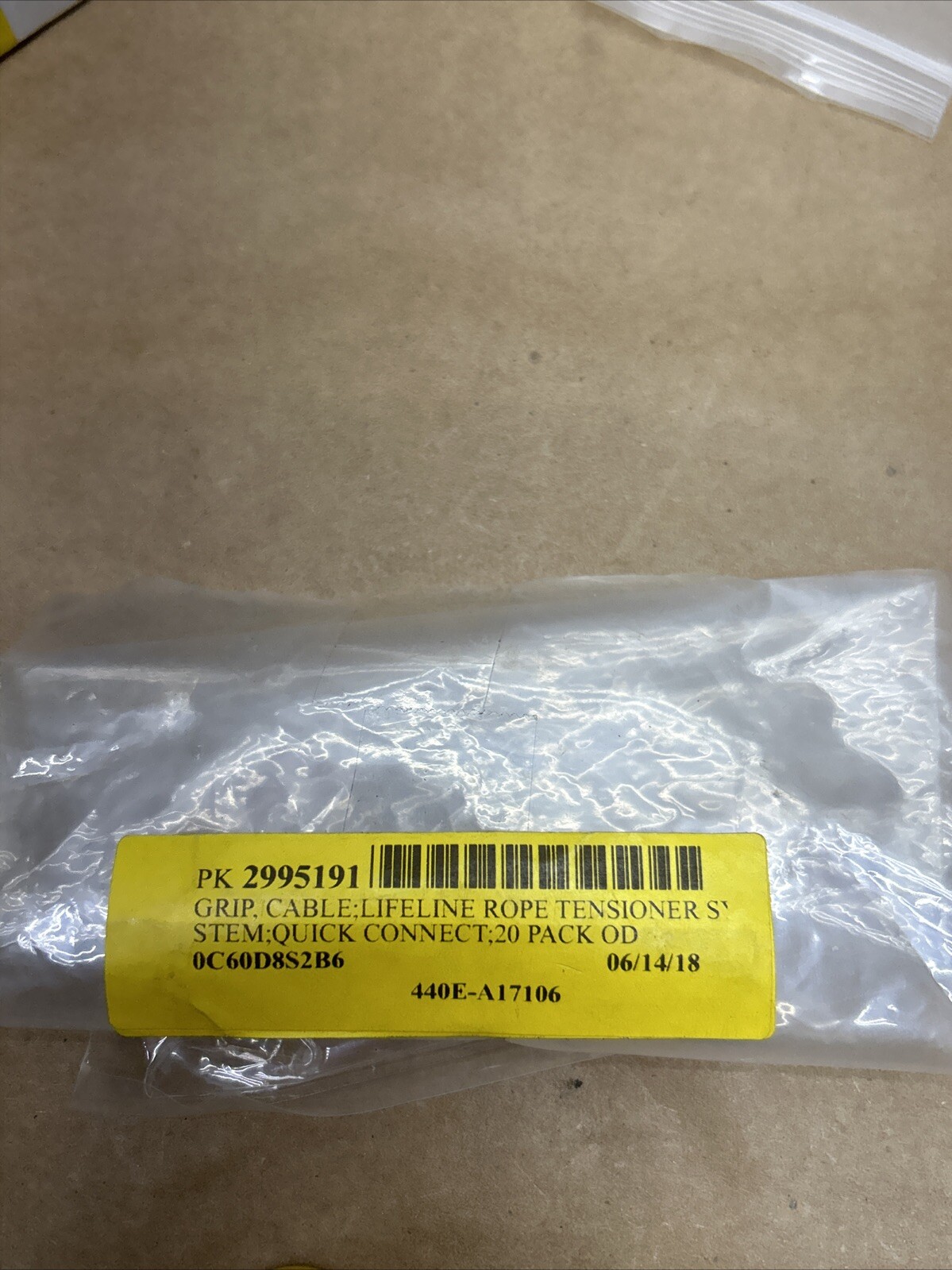 Lot of (2) NEW Guard Master Tensioner System Grippers 440E-A17106 NNB