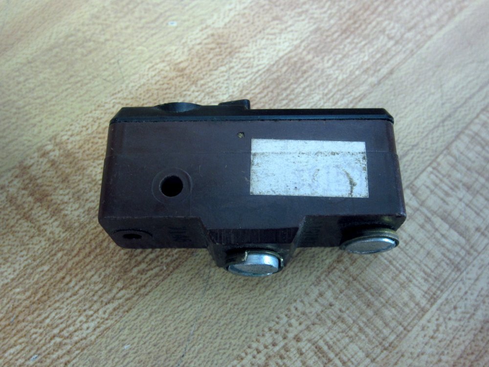 Part 119141 Basic Switch with Pin Plunger Actuator 7145