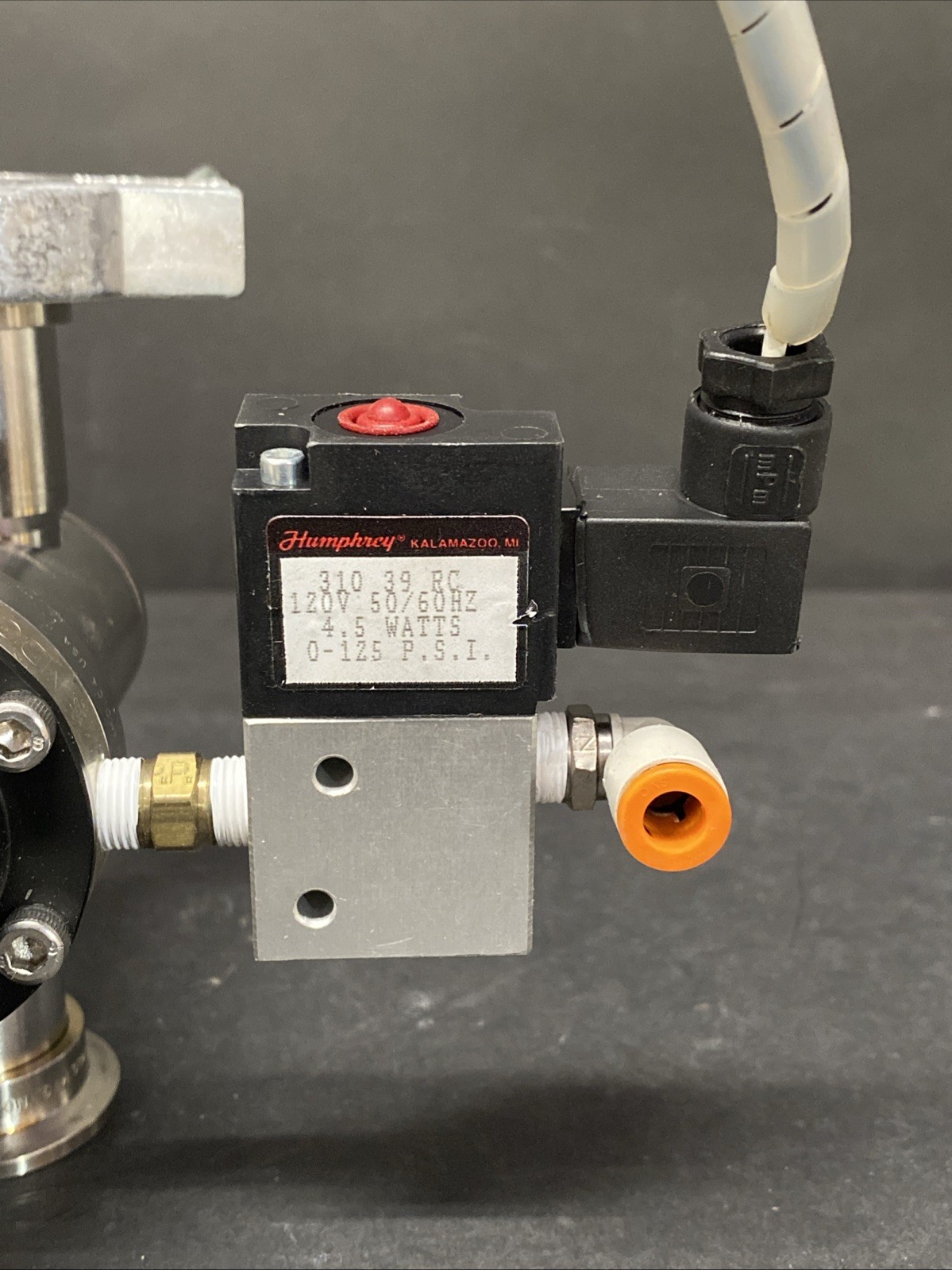 UHV MDC Vacuum Products KIV-100-P Pneumatic Valve & Humphrey Solenoid 321053 Z3