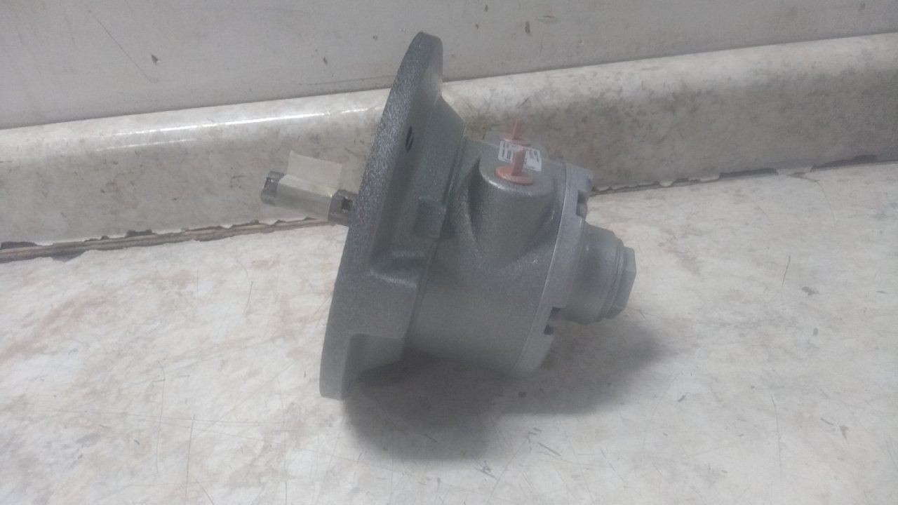 Gast 4AM-NRV-70C 1.7 Output HP 3000 RPM 35 In-Lb Torque 72 Max CFM Air Motor