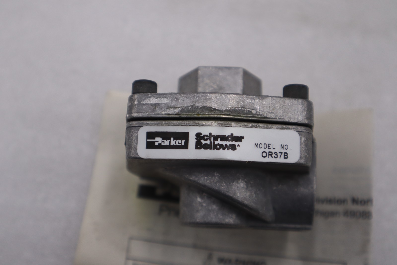 PARKER 0R37B 150PSI 3/8″ – NEW IN BOX – STOCK GF592A