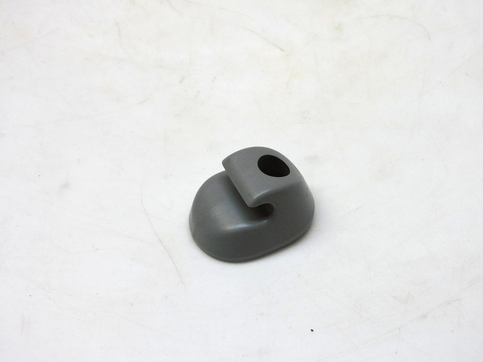 Paccar S16-1023-661 Sunvisor Clip Light Gray 20570AB