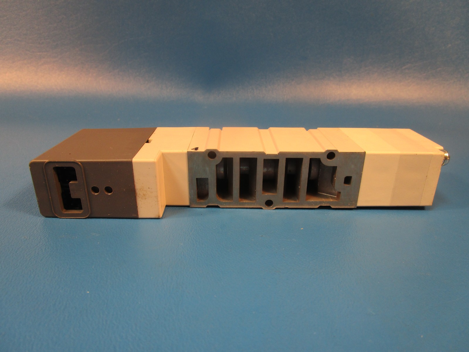 SMC VQC4401-51, SOLENOID VALVE, PLUG-IN, 5 PORTS, 0.2-1.0 MPA