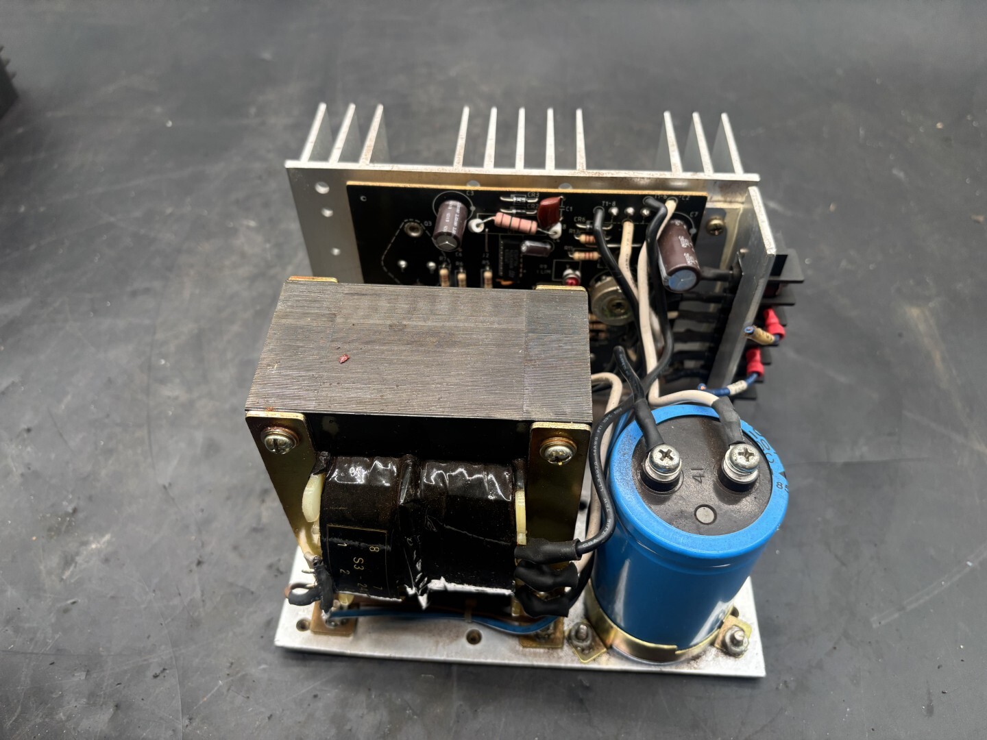 SOLA 83-24-260-03 24VDC/6A ;47-63Hz Power Supply