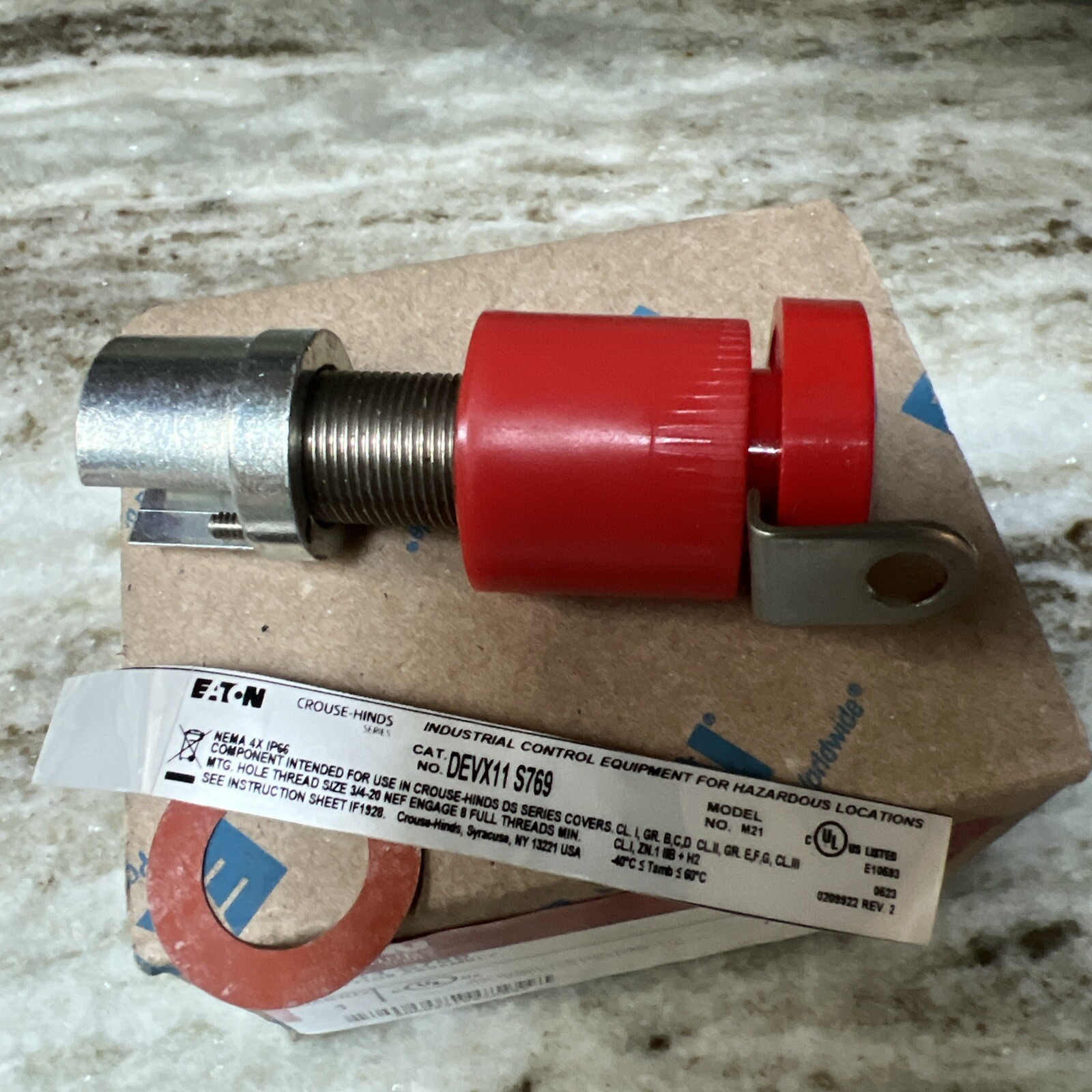 NEW IN BOX EATON CROUSE-HINDS PUSH BUTTON ASSEMBLY DEVX11 S769