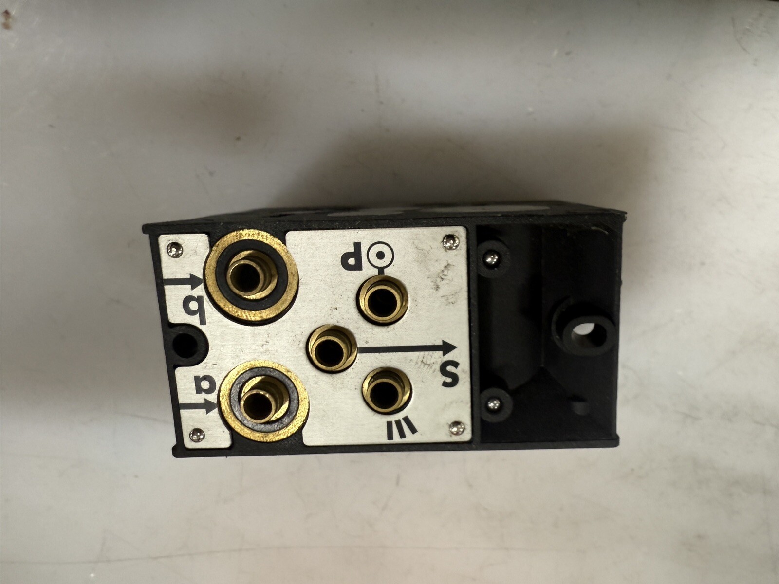 Norgren D0039A Two-Hand Pneumatic Switch Control Module, 5/32 Tube 40-120psi B03