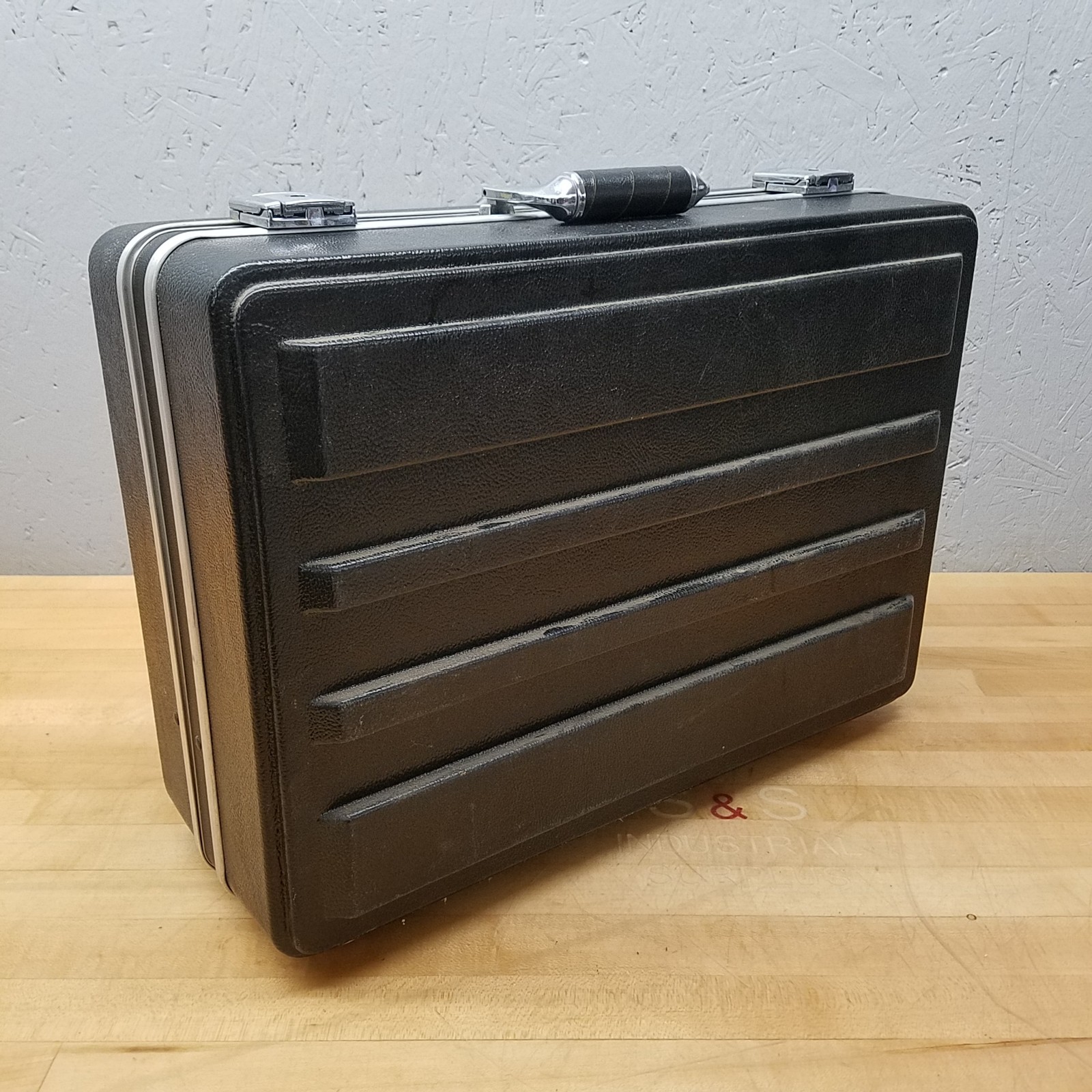 Platt 2007 Medium-Duty ABS Series Case, 20″ x 14″ x 7″, 4″ Body Depth – NEW