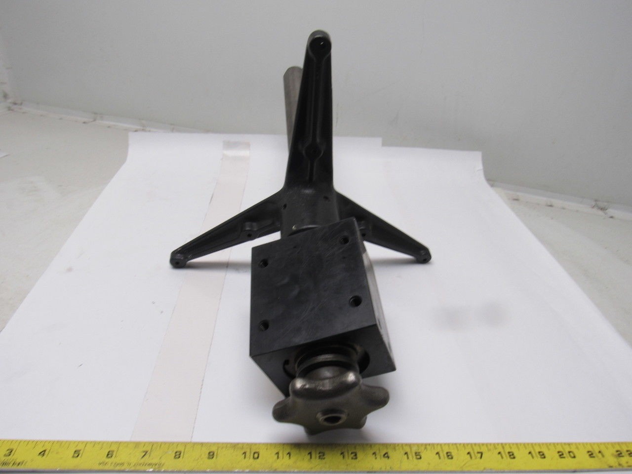 Rapid-Air R34NF 1-1/2″ x 12″ Shaft Coil Reel Spool Holder 125# Capacity