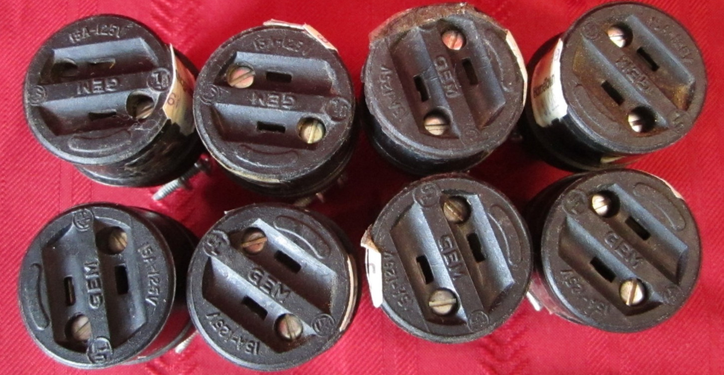 NOS GEM Bakelite Tri-Tap w/Prongs Electrical Plug Rubber Connector Cord Clamp