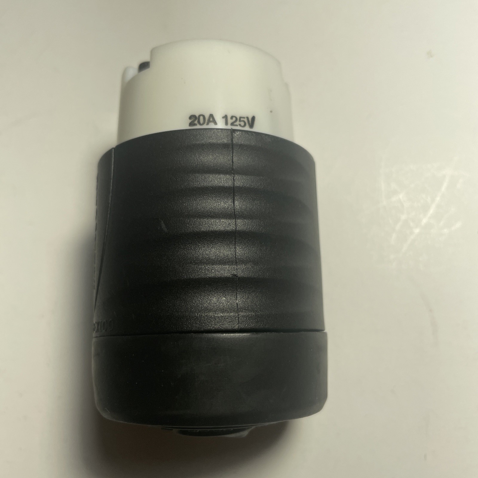 Pass and Seymour legrand L520C Twist Lock End Plug 20A 125V 3-Pole Female