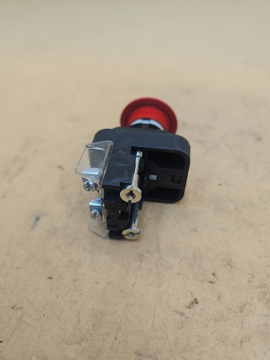 Allen Bradley 800H-DR6A Ser F Red Mushroom Top Pushbutton