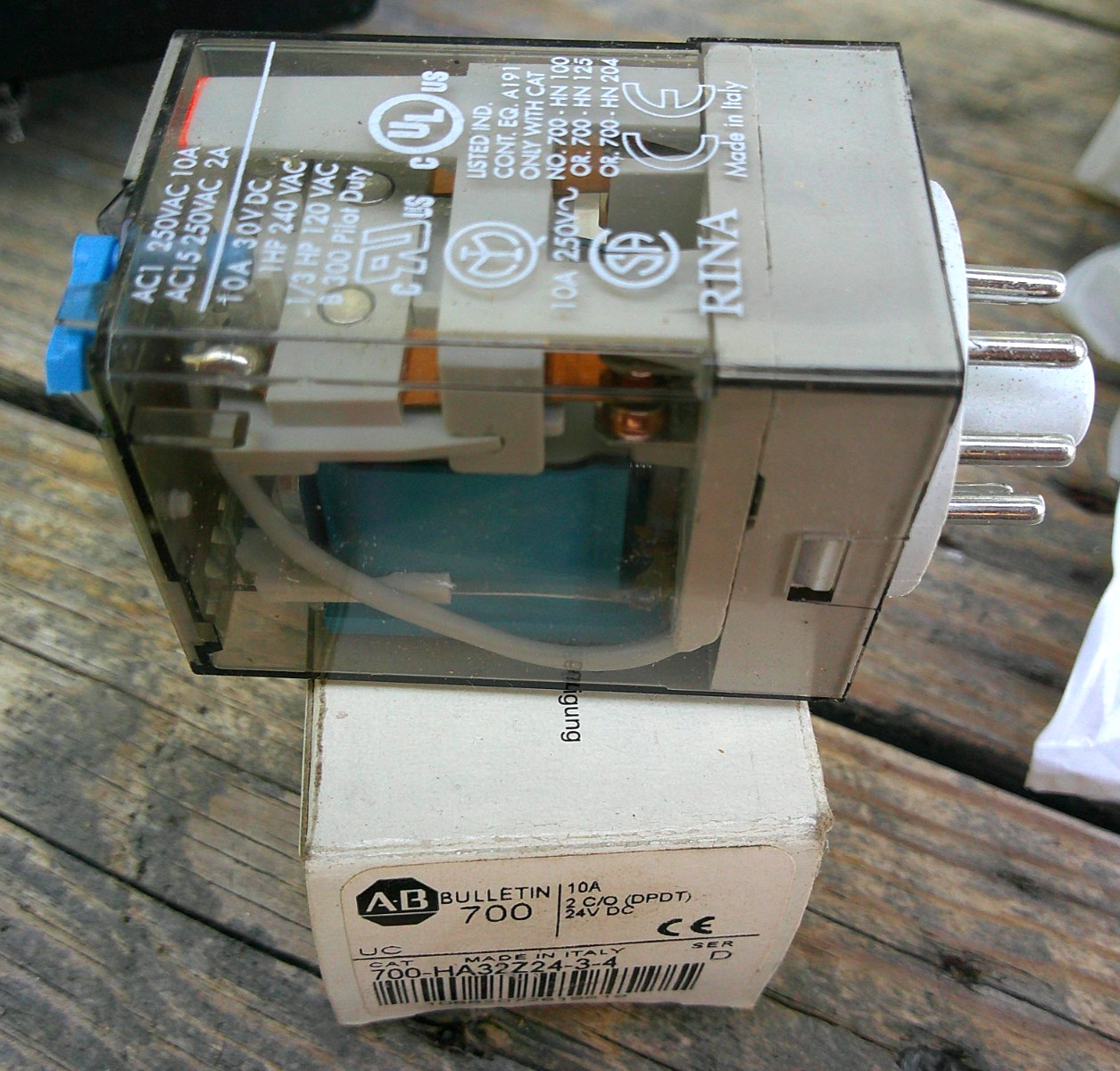 *NEW* Allen Bradley 700-HA32Z24-3-4 Ser D Relay. 10 Amp 24V