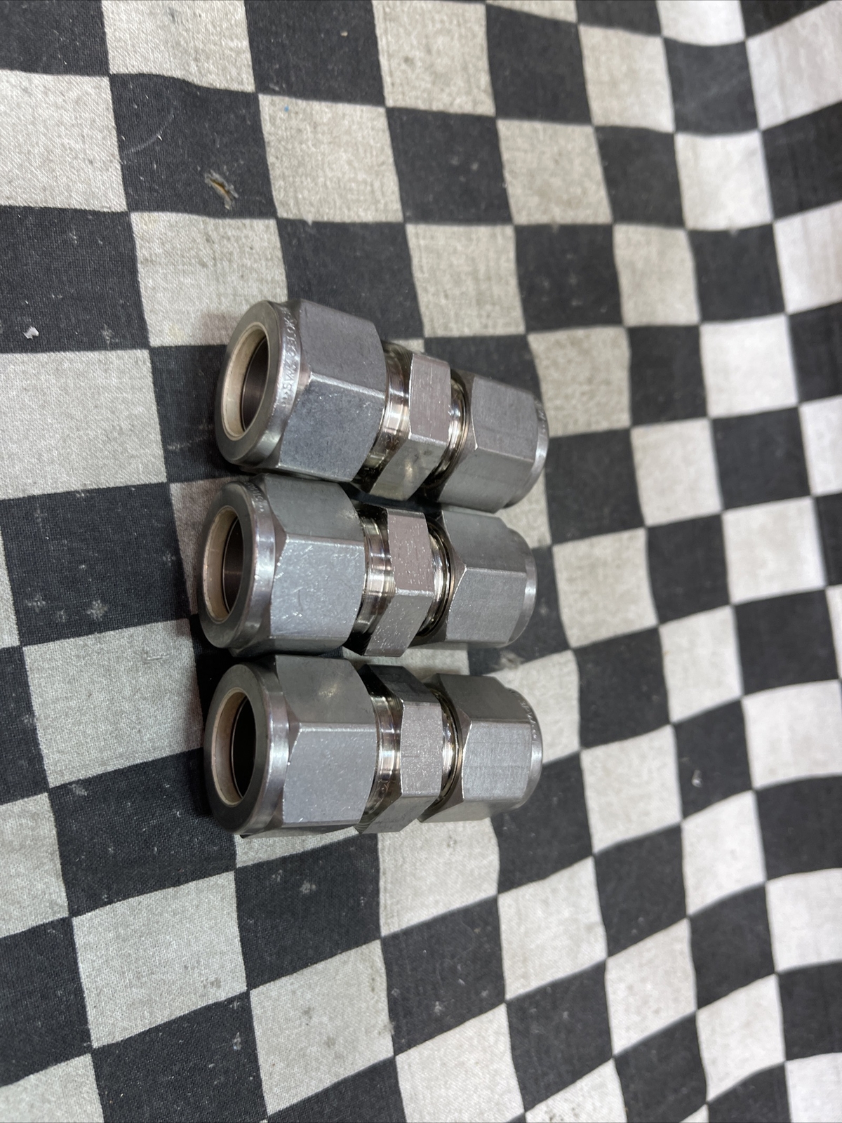 SWAGELOK UNION REDUCER SS-810-6-4 & SS-1010-6-8, LOT OF 4, SHIPSAMEDAY, #1622N2