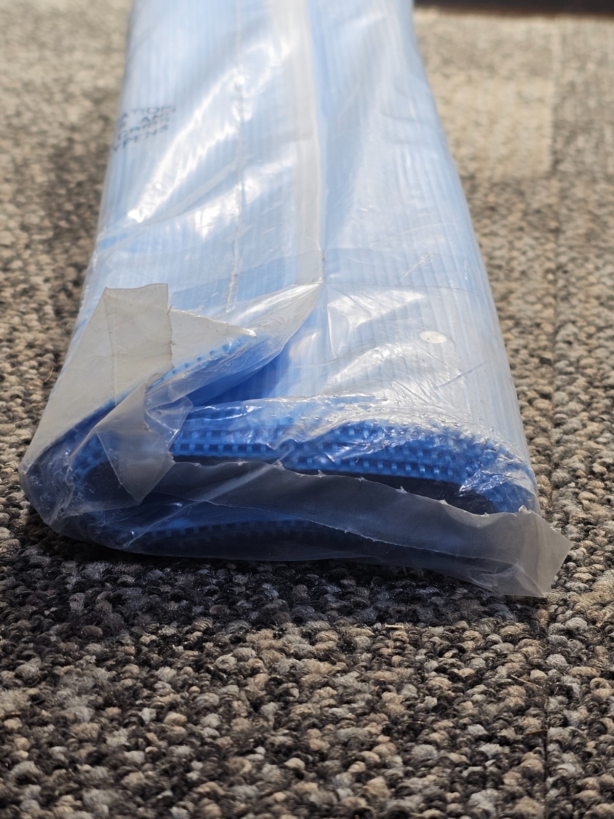 Resilia Stay-Put Pool Ladder Mat – Non Slip Wide Rib 36″ x 36″, 1/8″ Thick Blue