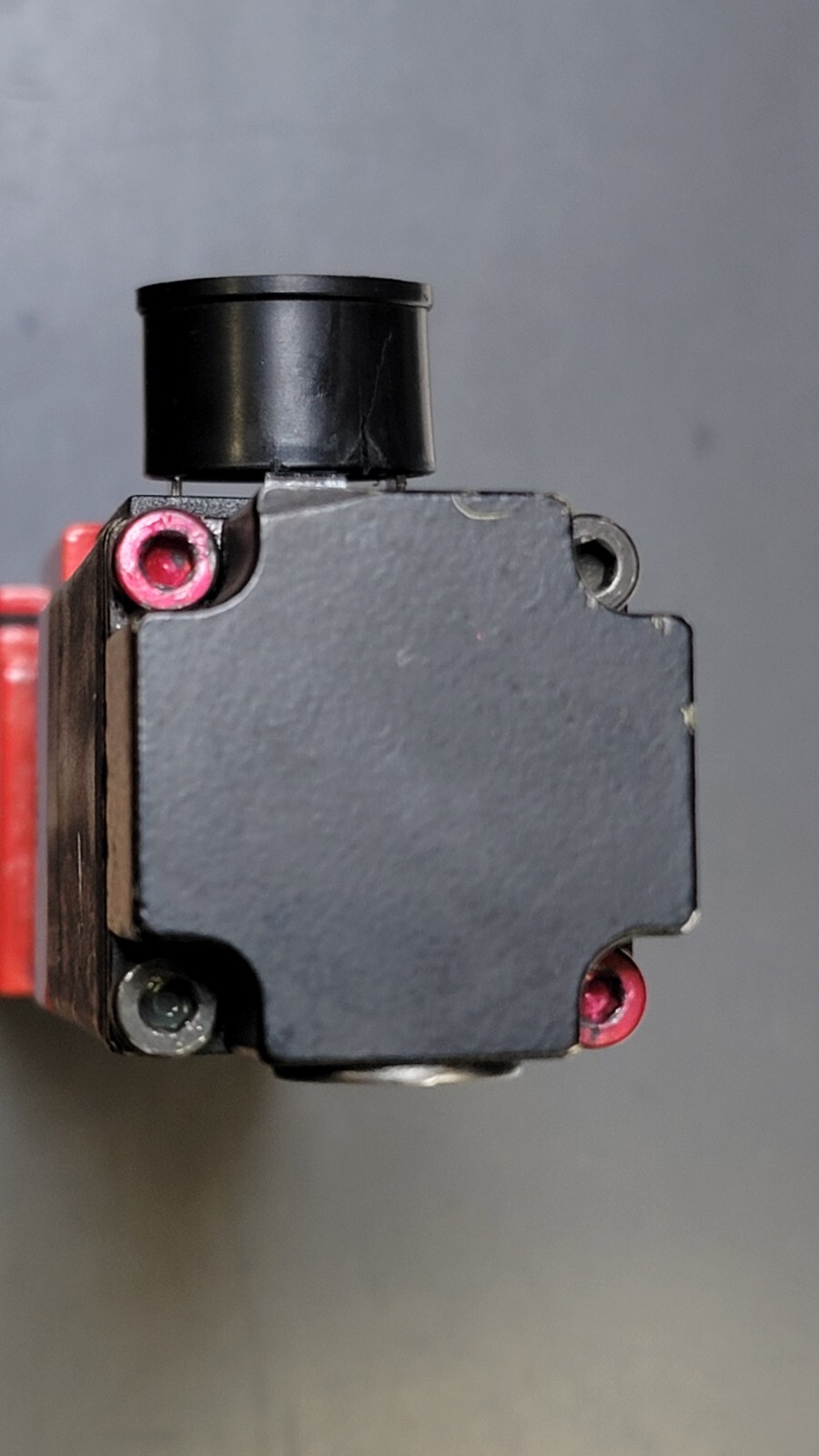Telemecanique XCK-J5962F0/XCK-J…H7 Limit Switch 110V Coil NOS NO KEY LOC T1