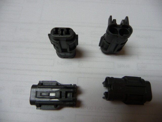 YAZAKI NORTH AMERICA 7123-1424-40 Qty of 100 per Lot CONNECTOR