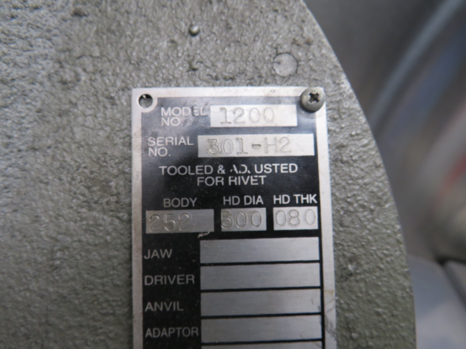 National Rivet & MFG Co. Model 1200 Body: 252 HD Dia: 500 HD THK: 080