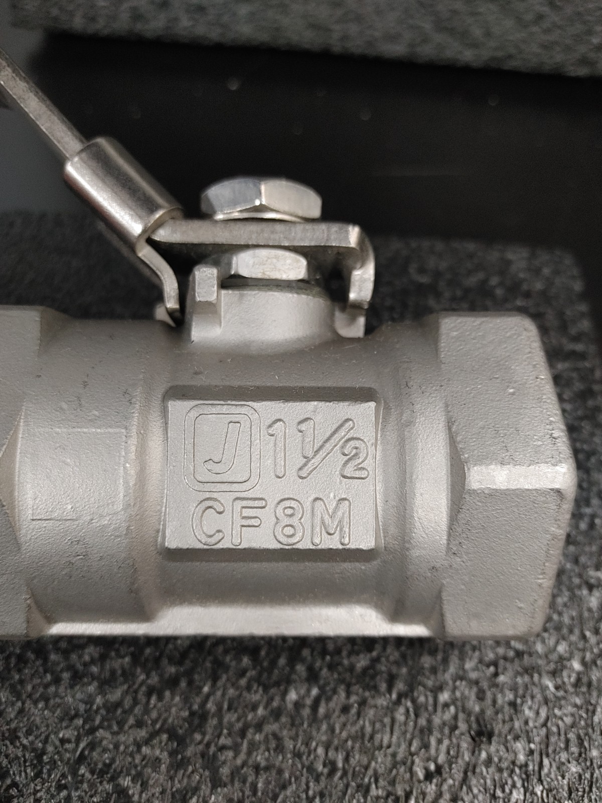 JAMESBURY J 1 1/2 CF8M BODY 2000 SEAT 1000 Ball Valve