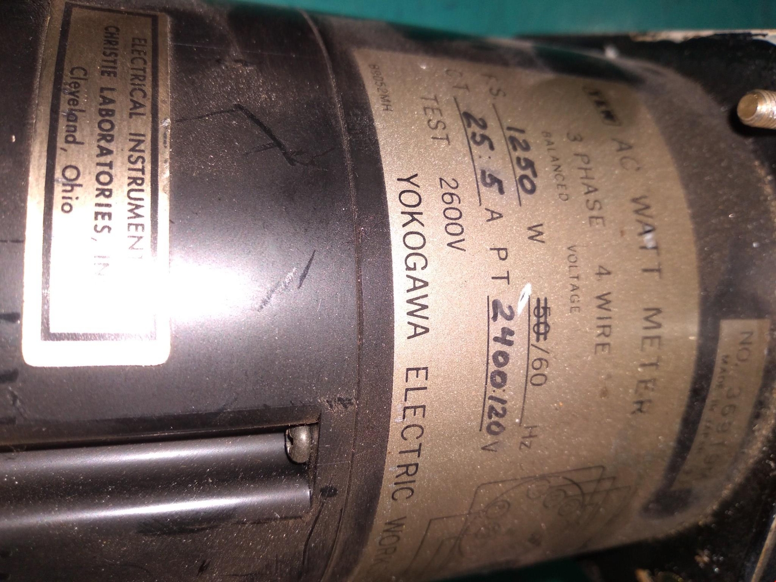 YOKOGAWA SZ9 G-01 31471 36919M 1250W 60HZ 25.5A 2400/20V 0-125 WATT METER