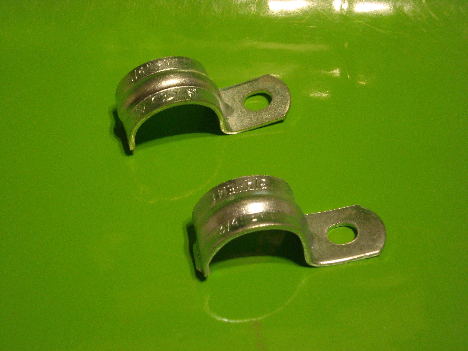 20-PK HALEX 26152 3/4″ EMT ONE-HOLE STRAP. NEW w/o factory box FREE SHIPPING