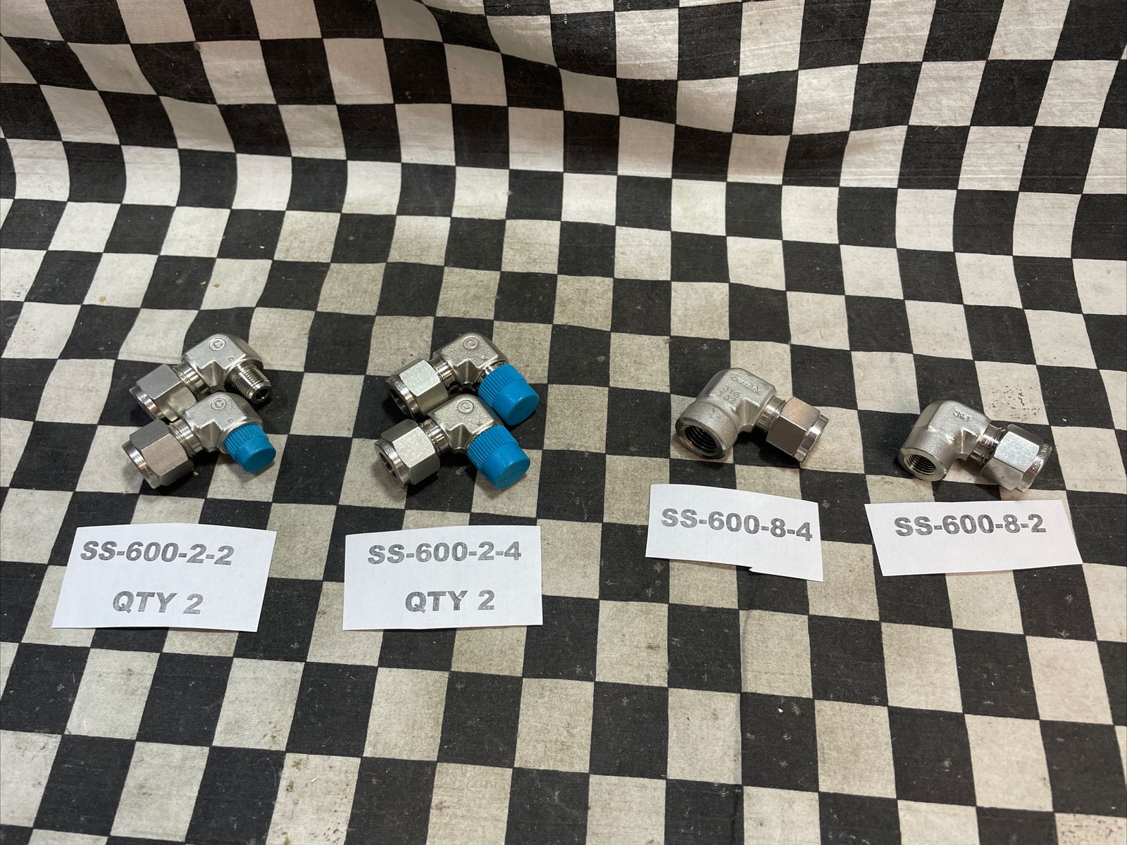SWAGELOK SS-600-2-4 SS-600-8-4 SS-600-8-2, ELBOW MALE / FEMALE LOT OF 6 #1374V17