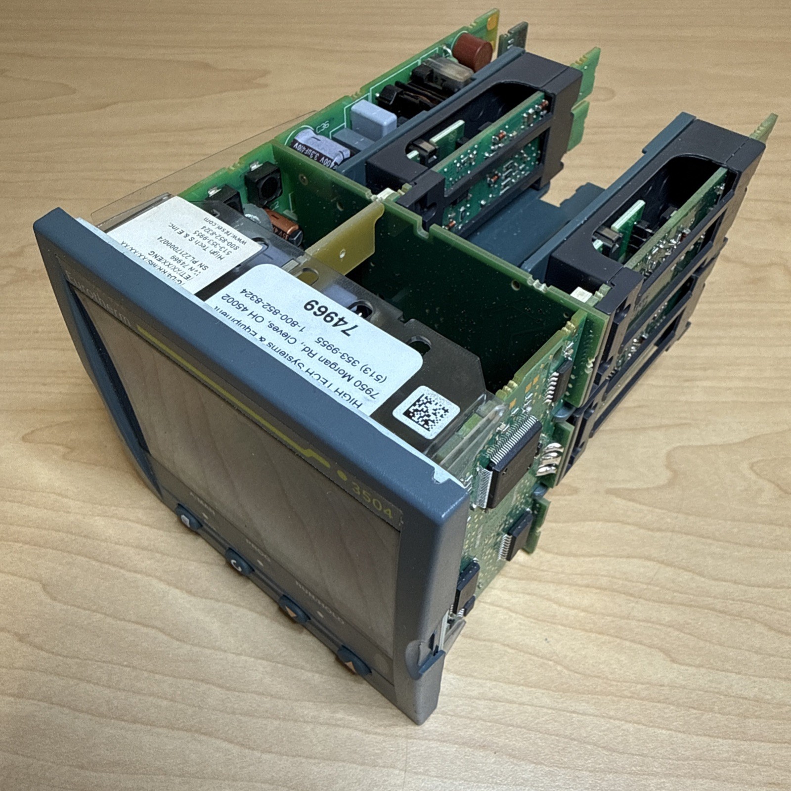 Invensys Eurotherm 3504 Temperature Controller TM0168AGFWUBMA-1 P-2 Temp Module