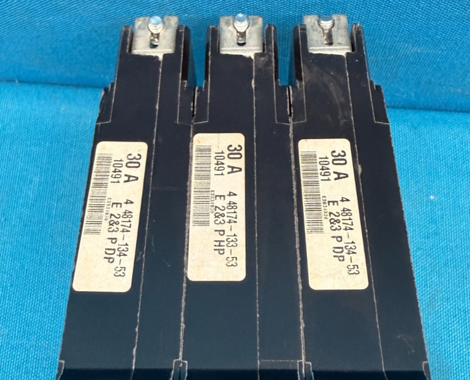 Square D EDB34030 Circuit Breaker 30A 3P 480Y/277V Bolt-On Schneider