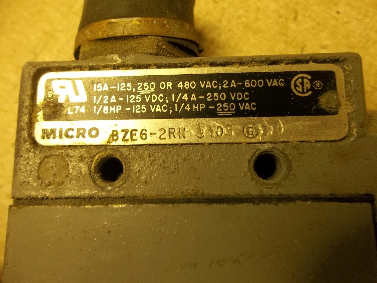 Micro Switch BZE6-2RN-3105 Microswitch *FREE SHIPPING*