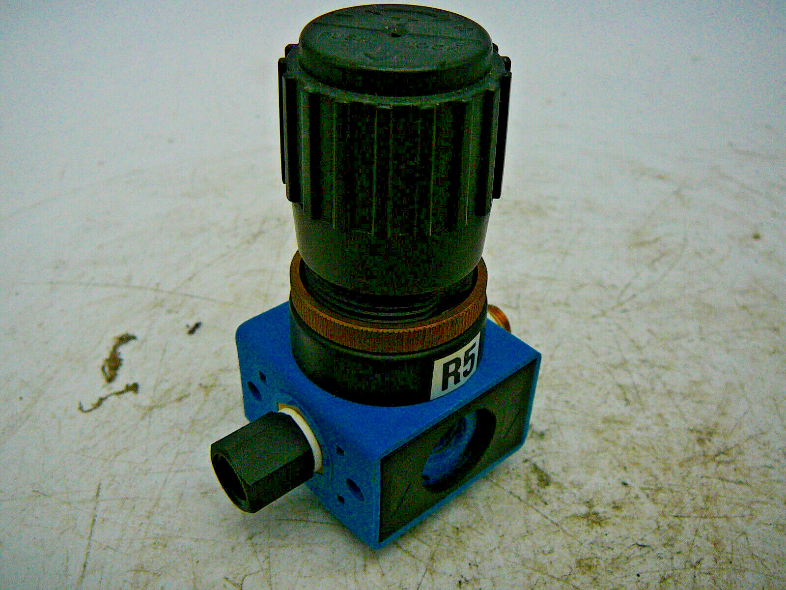 LOT OF 3 FESTO LR-1/8-S-B 150042 101290 PRESSURE REGULATORS