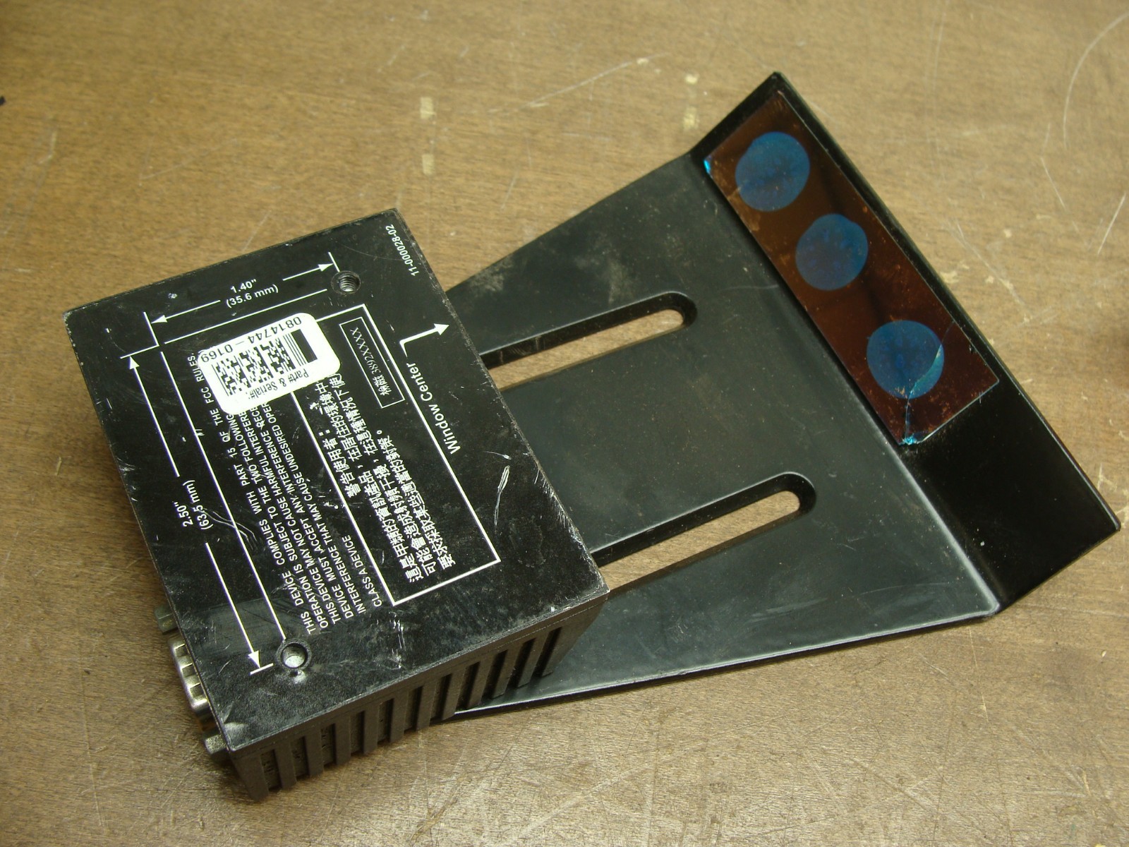 MICROSCAN 820 INDUSTRIAL BARCODE SCANNER FIS-0820-0003G W/POSITIONING BRACKET