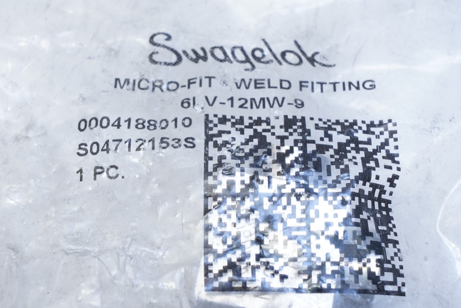New OEM Swagelok 6LV-12MW-9 316L VIM-VAR Micro-Fit 90° Union Elbow, 3/8 in. OD