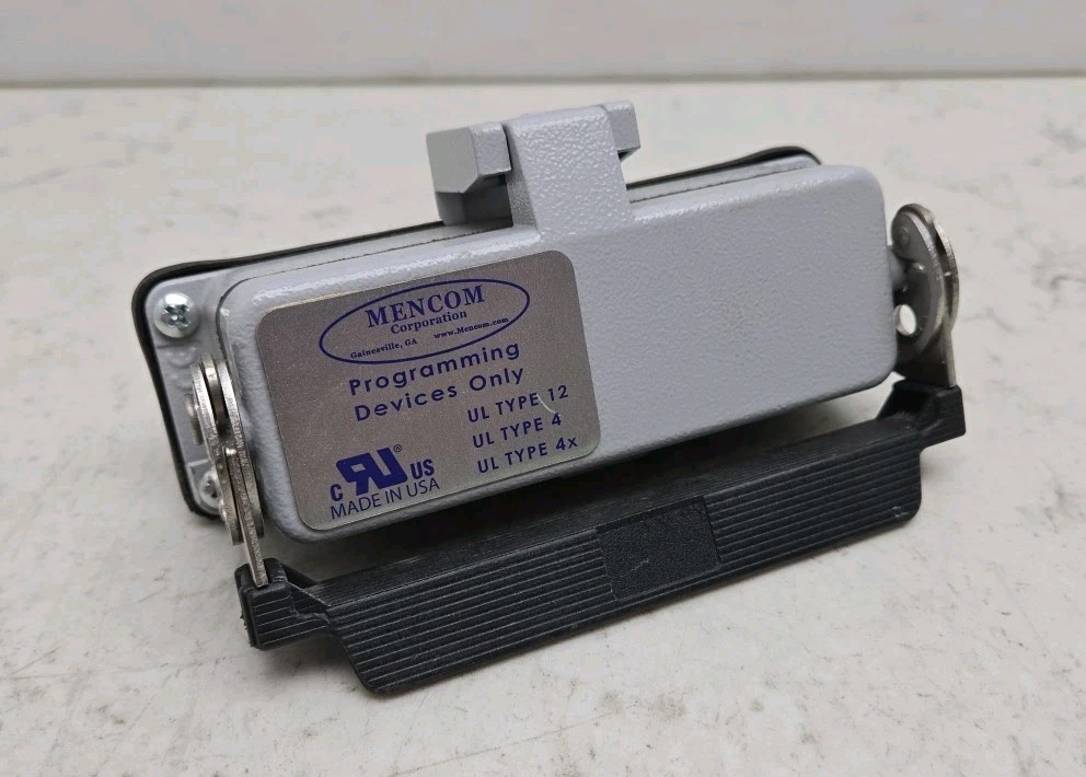 ILME CHI-24LS C-Type Bulkhead Mount Housing Single Lever Lid Rectangular Connect