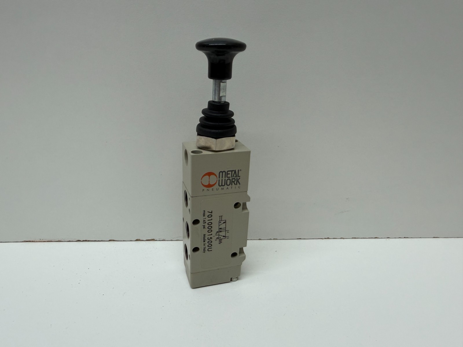 GOOD USED! METAL WORK PNEUMATIC 145PSI MANUAL VALVE 7010001500U
