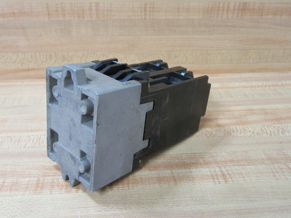 Allen Bradley 700-P400A1 Starter Relay 700P400A1 w/700-PB40