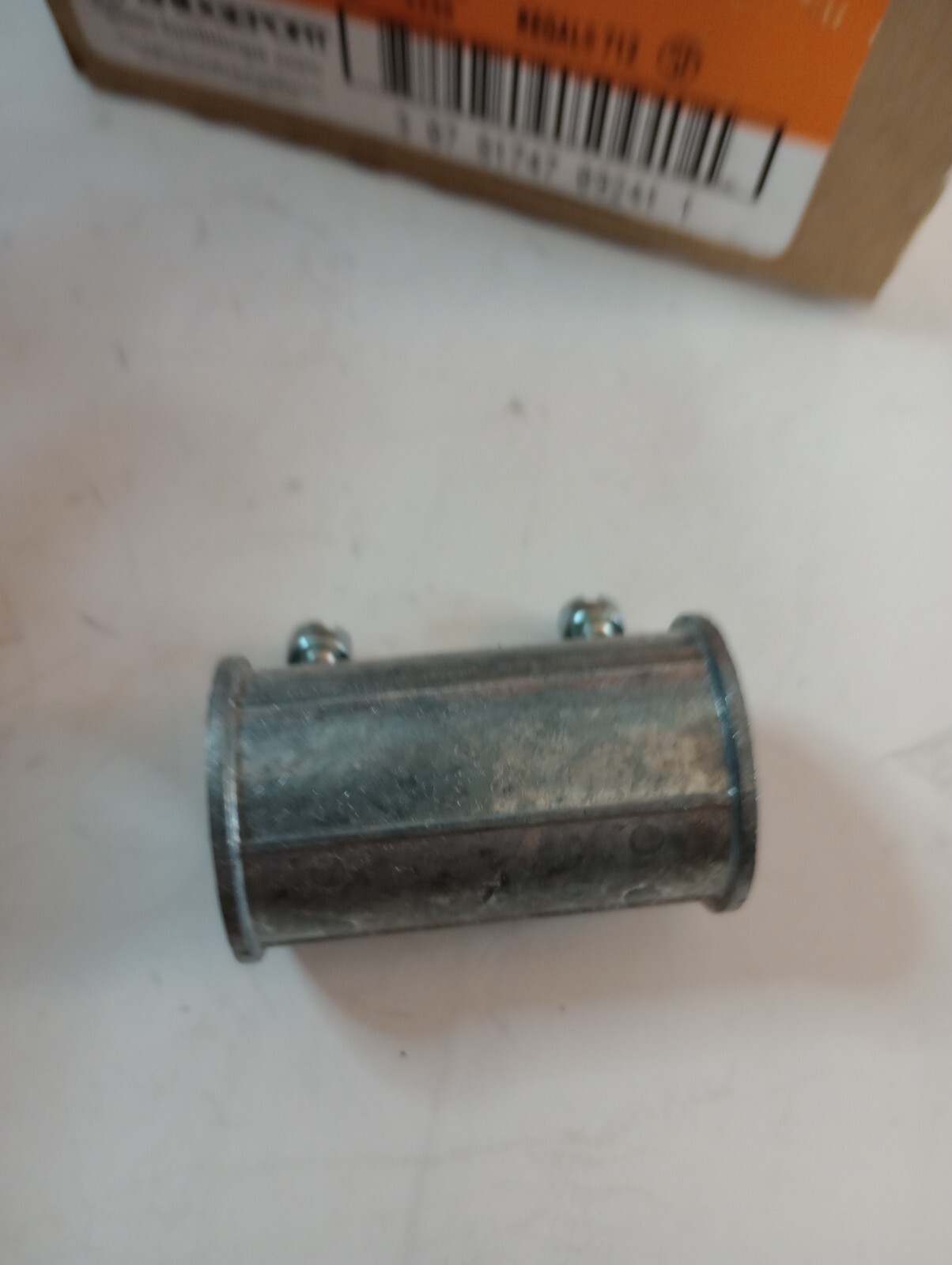 3/4″ BRIDGEPORT 241-DC CONDUIT EMT COUPLER CONNECTOR – LOT OF 25