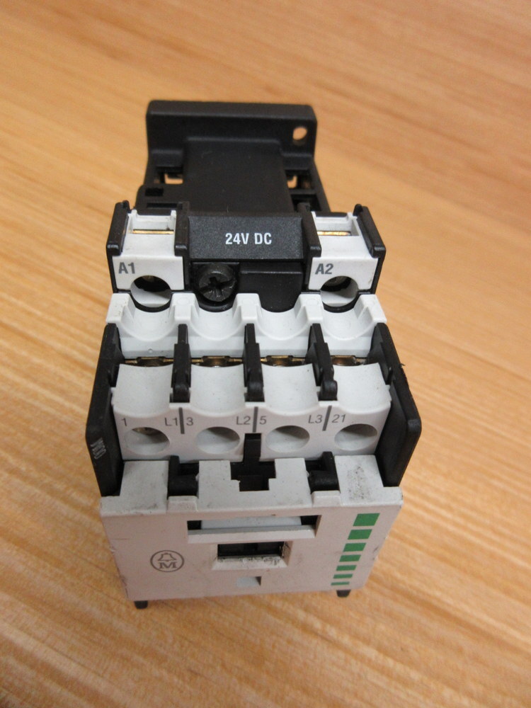 Klockner/Moeller DIL 00 M-G-01 Contactor DIL00MG01 Chipped Mount