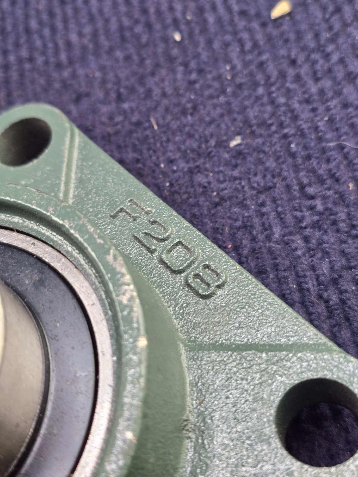 PGN F208 4-Bolt Square Flanged Pillow Block, UC208-24 1-1/2″ Bore Bearing Insert